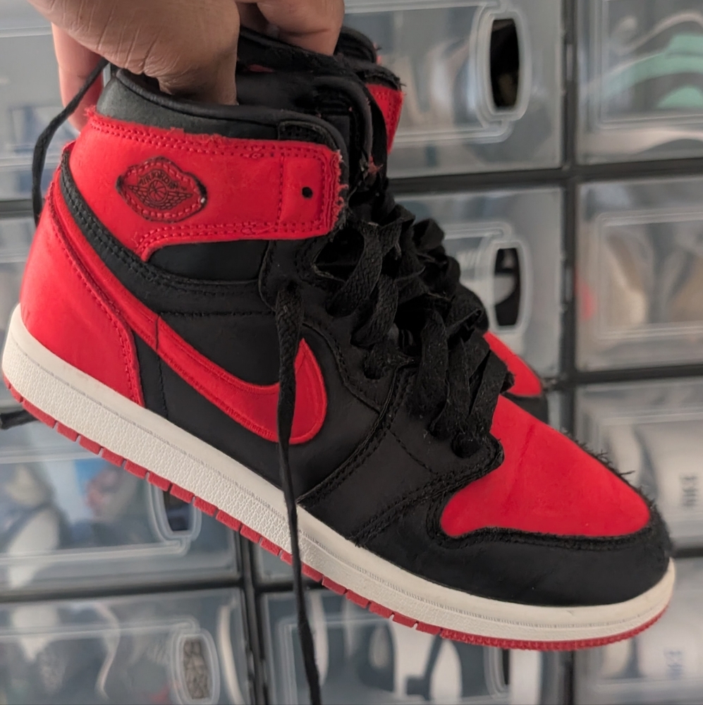Jordan 1 (bred 1 Satin)